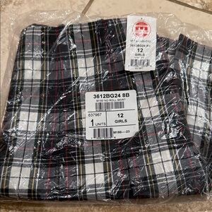 Mills Uniform co. School Girl Uniform
Marymount Plaid Skirt Size 12 nwt